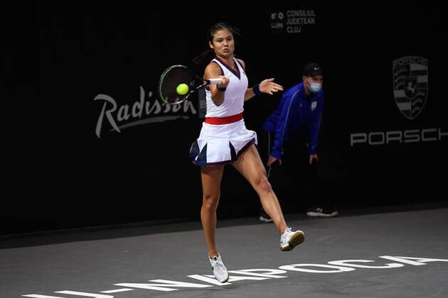 Day four of Transylvania Open and second day without public due to Covid 19. WTA, Tennis Damen competition taking place in BT Arena, Cluj-Napoca, Romania between 23-21 October 2021 Emma Raducanu in action during her match against Polona Hercog on the fourth day of Transylvania Open in BT Arena, Cluj-Napoca, Romania, 26 October 2021 Cluj-Napoca Cluj Romania Copyright: xAncaxTepeix