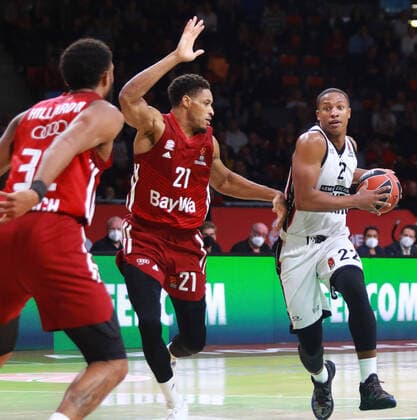 32 Darrun Hilliard, 21 Augustine Rubit FCBB red vs 22 Devon Hall Olimpia Milano Basketball EuroLeague FC Bayern Muenchen vs Olimpia Milano at Audi Dome on 26 10 2021, PHOTO Mladen Lackovic LakoPress.