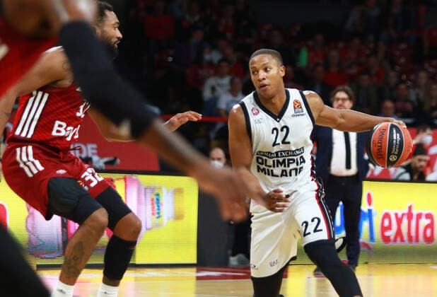 32 Darrun Hilliard FCBB red vs 22 Devon Hall Olimpia Milano Basketball EuroLeague FC Bayern Muenchen vs Olimpia Milano at Audi Dome on 26 10 2021, PHOTO Mladen Lackovic LakoPress.