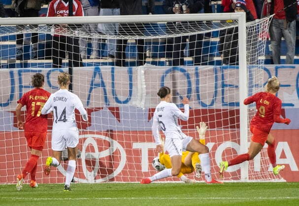 October 26, 2021, Montreal, PQ, Canada: CanadaÃ¢â‚¬â ¢s Adriana Leon, right, scores against New Zealand during first half Celebration Tour soccer action in Montreal, Tuesday, October 26, 2021. Adriana Leon,  - ZUMAc35_ 20211026_zaf_c35_330 Copyright: xGrahamxHughesx