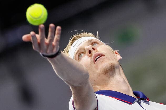 ATP, Tennis Herren St. Petersburg Open 2021 International Tennis Tournament Denis Shapovalov of Canada serves the ball to Pablo Andujar of Spain during the men s singles Round of 16 tennis match of the ATP 250 St. Petersburg Open 2021 International Tennis Tournament at the Sibur Arena on October 26, 2021 in Saint Petersburg, Russia. Saint Petersburg Russia  Copyright: xMikexKireevx kireev-notitle211027_np3wL