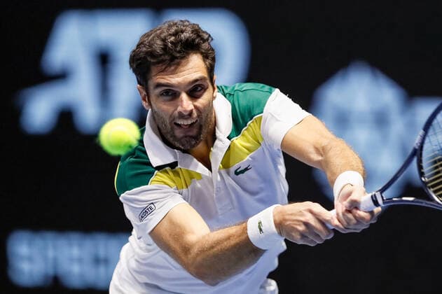 ATP, Tennis Herren St. Petersburg Open 2021 International Tennis Tournament Pablo Andujar of Spain returns the ball to Denis Shapovalov of Canada during the men s singles Round of 16 tennis match of the ATP 250 St. Petersburg Open 2021 International Tennis Tournament at the Sibur Arena on October 26, 2021 in Saint Petersburg, Russia. Saint Petersburg Russia  Copyright: xMikexKireevx kireev-notitle211027_npjVD