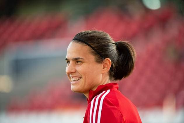 Dzsenifer Marozsan Germany 10 before the game, GER, Germany vs Israel, Football, Women National Team, FIFA World Cup Qualification, Season 2021 2022, 26 10 2021 DFB REGULATES PROHIBIT ANY USE OF PHOTOGRAPHS AS IMAGE SEQUENCES AND OR QUASI VIDEO GER, Germany vs Israel, Football, Women National Team, FIFA World Cup Qualification, Season 2021 2022, 26 10 2021 Essen Copyright: xEibner MichaelxMemmlerx EP_MMR