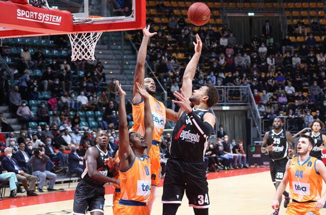 Kyle Weems (Segafredo Virtus Bologna) during the Eurocup tournament match Segafredo Virtus Bologna Vs. Ratiopharm Ulm at the Paladozza sports palace - Bologna, October 27, 2021  Copyright: xMichelexNuccix xIPAx xx 0