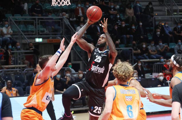 Jakarr Sampson (Segafredo Virtus Bologna) during the Eurocup tournament match Segafredo Virtus Bologna Vs. Ratiopharm Ulm at the Paladozza sports palace - Bologna, October 27, 2021  Copyright: xMichelexNuccix xIPAx xx 0
