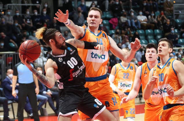 October 27, 2021, Bologna, Italy: Isaia Cordinier (Segafredo Virtus Bologna) (L) thwarted by Philipp Herkenhoff (Ratiopharm Ulm) during the Eurocup tournament match Segafredo Virtus Bologna Vs. Ratiopharm Ulm at the Paladozza sports palace - Bologna, October 27, 2021 Basketball EuroCup Championship - Virtus Bologna vs Basketball Ulm, Bologna, Italy  - ZUMAl164 20211027_zsa_l164_173 Copyright: xMichelexNuccix