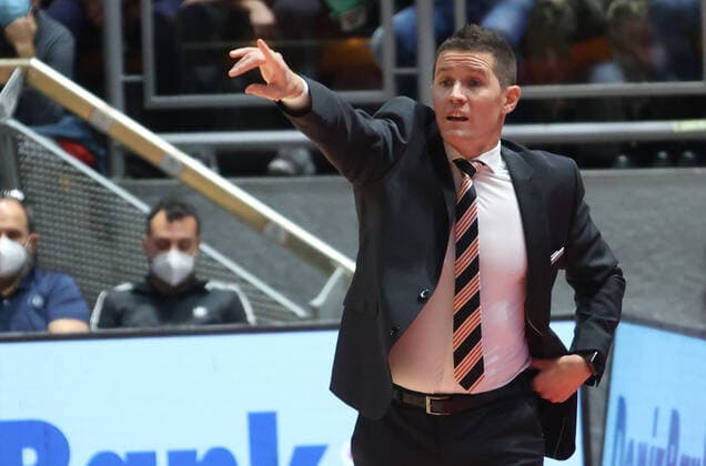 October 27, 2021, Bologna, Italy: Jaka LakoviÄÂ (head coach of Ratiopharm Ulm) during the Eurocup tournament match Segafredo Virtus Bologna Vs. Ratiopharm Ulm at the Paladozza sports palace - Bologna, October 27, 2021 Basketball EuroCup Championship - Virtus Bologna vs Basketball Ulm, Bologna, Italy  - ZUMAl164 20211027_zsa_l164_181 Copyright: xMichelexNuccix