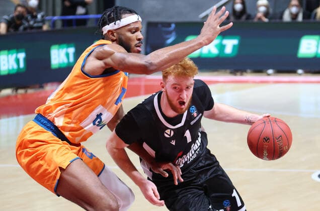 October 27, 2021, Bologna, Italy: Niccolo Mannion (Segafredo Virtus Bologna)during the Eurocup tournament match Segafredo Virtus Bologna Vs. Ratiopharm Ulm at the Paladozza sports palace - Bologna, October 27, 2021 Basketball EuroCup Championship - Virtus Bologna vs Basketball Ulm, Bologna, Italy  - ZUMAl164 20211027_zsa_l164_248 Copyright: xMichelexNuccix