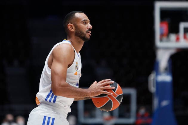 Zenit St Petersburg V Real Madrid - Turkish Airlines EuroLeague Adam Hanga of Real Madrid in action during the EuroLeague Basketball match between Zenit St. Petersburg and Real Madrid on October 27, 2021 at Yubileyny Sports Palace in Saint Petersburg, Russia. Saint Petersburg Russia  Copyright: xMikexKireevx kireev-notitle211027_nplKo