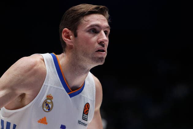 Zenit St Petersburg V Real Madrid - Turkish Airlines EuroLeague Fabien Causeur of Real Madrid looks on during the EuroLeague Basketball match between Zenit St. Petersburg and Real Madrid on October 27, 2021 at Yubileyny Sports Palace in Saint Petersburg, Russia. Saint Petersburg Russia  Copyright: xMikexKireevx kireev-notitle211027_npHSQ
