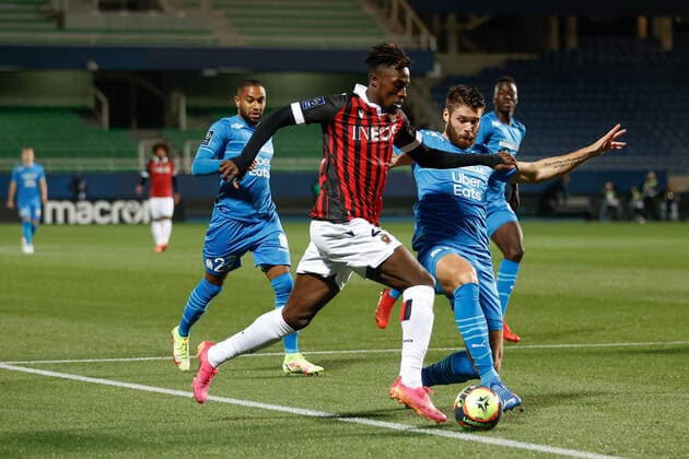Evann Guessand (Nice) vs Duje Caleta-Car (Marseille) FOOTBALL : Nice vs Marseille - J3- Ligue1 Ubereat - 27 10 2021 AurelienMorissard Panoramic 