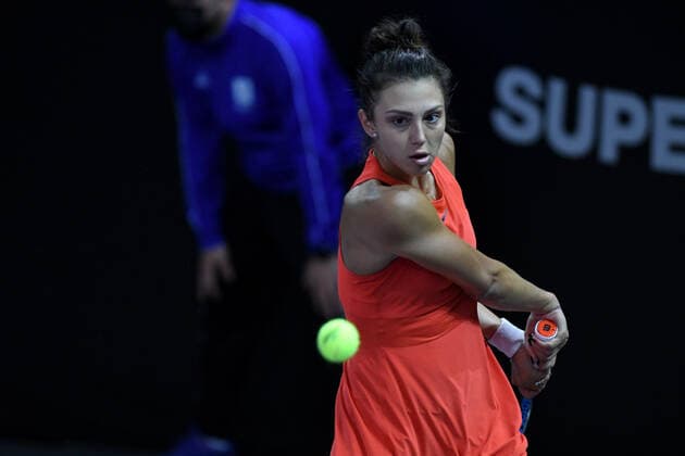 Day five of WTA, Tennis Damen 250 Transylvania Open Tour with restrictions due to Covid 19. WTA competition taking place in BT Arena, Cluj-Napoca, Romania between 27 October 2021 Jaqueline Cristian receiving the ball during her match against Ajla Tomljanovic on the fifth day of WTA 250 Transylvania Open Tournament held in BT Arena, Cluj-Napoca, 27 October 2021 Cluj-Napoca Cluj Romania Copyright: xAncaxTepeix