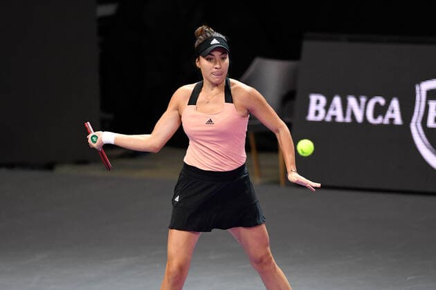 Day five of WTA, Tennis Damen 250 Transylvania Open Tour with restrictions due to Covid 19. WTA competition taking place in BT Arena, Cluj-Napoca, Romania between 27 October 2021 Gabriela Ruse in action - receiving the ball during her match against Simona Halep on day five of the Transylvania Open WTA250 - 27 October 2021 Cluj-Napoca Cluj Romania Copyright: xAncaxTepeix