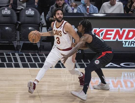 Ricky Rubio 3 of the Cleveland Cavaliers is defended by Terance Mann 14 of the Los Angeles Clippers during their regular season NBA, Basketball Herren, USA game on Wednesday October 27, 2021 at the Staples Center in Los Angeles, California USA. Clippers vs. Cavaliers !ACHTUNG: NUR REDAKTIONELLE NUTZUNG!  Copyright: xJAVIERxROJASx AME2585 20211028-2433373e50565a0d361281e2881e5e1d1a3650aa