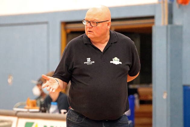 27 10 2021, xovx, basketball women DBBL cup, Bender Baskets Grünberg TK Hannover Luchse coach Rene Spandauw Bender Baskets Grünberg Grünberg Sporthalle Theo Koch Schule Hessen Germany EN