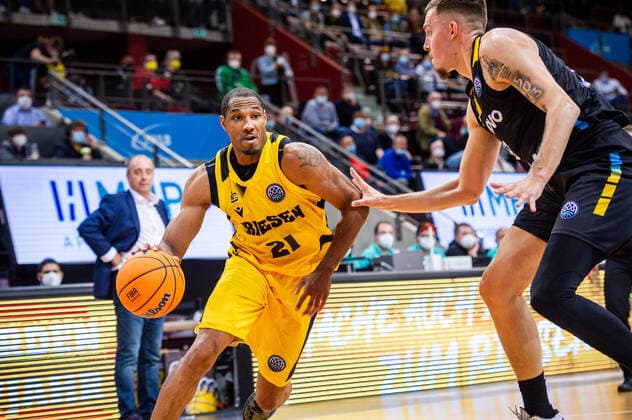 Tremmell Darden MHP RIESEN Ludwigsburg 21 Kyle Wiltjer Lenovo Tenerife 33 during the BCL game MHP Riesen Ludwigsburg Lenovo Tenerife on 27 10 2021 in Ludwigsburg MHPArena Germany Ludwigsburg 27 10 21 Basketball , 27 10 2021, Ludwigsburg Germany xpxsdx