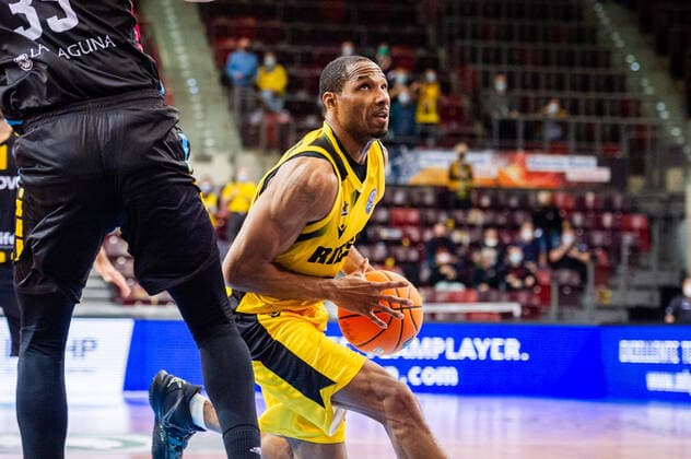Tremmell Darden MHP RIESEN Ludwigsburg 21 at the BCL game MHP Riesen Ludwigsburg Lenovo Tenerife on 27 10 2021 in Ludwigsburg MHPArena Germany Ludwigsburg 27 10 21 Basketball , 27 10 2021, Ludwigsburg Germany xpxsdx