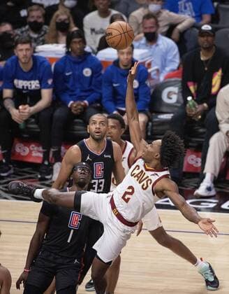 Collin Sexton 2 of the Cleveland Cavaliers takes a jump shot during their regular season NBA, Basketball Herren, USA game against the Los Angeles Clippers on Wednesday October 27, 2021 at the Staples Center in Los Angeles, California USA. Clippers vs. Cavaliers !ACHTUNG: NUR REDAKTIONELLE NUTZUNG!  Copyright: xJAVIERxROJASx AME2652 20211028-e9aadfb4e32f3ab86930d4c0c1523dba68ffe5f3
