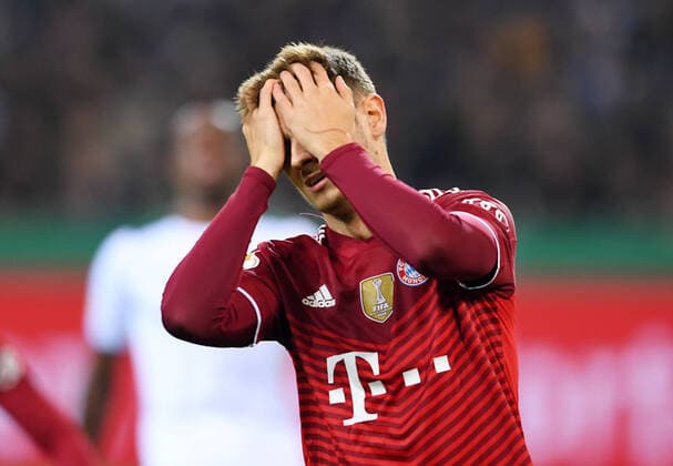 Football DFB Cup 2 Round 2021 2022 27 10 2021 Borussia Moenchengladbach FC Bayern Muenchen Disappointment FC Bayern Muenchen Josip Stanisic