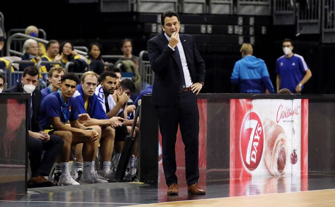 Coach Israel Gonzales pensive single image cutout action sports basketball EuroLeague men season 2021 2022 28 10 2021 ALBA Berlin vs FC Bayern Munich