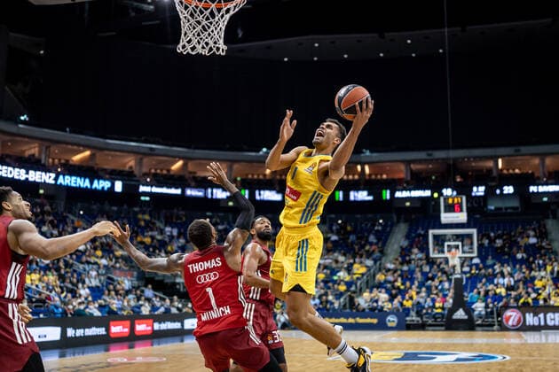 Basketball Berlin 28 10 2021 Season 2021 2022 EuroLeague Regular Season Alba Berlin FC Bayern Munich Oscar Da Silva Alba Berlin, No 01 Deshaun Thomas Munich, No 01