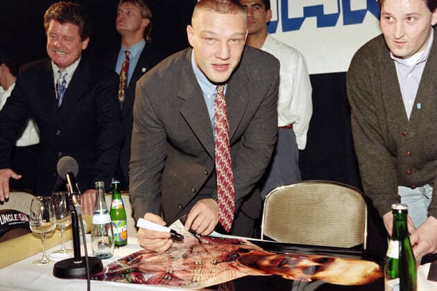 09.12.95 Boxen Schulz - Botha Deutschland, Stuttgart, 09.12.1995, Boxen, Schulz - Botha: Axel Schulz. *** 09 12 95 Boxing Schulz Botha Germany, Stuttgart, 09 12 1995, Boxing, Schulz Botha Axel Schulz