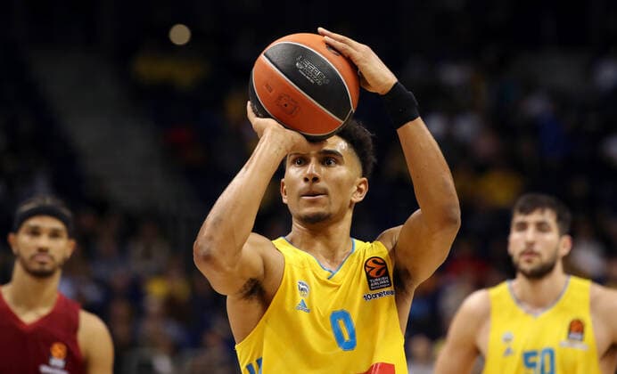 Maodo Lo action upper body upper body sports basketball EuroLeague men season 2021 2022 28 10 2021 ALBA Berlin vs FC Bayern Munich