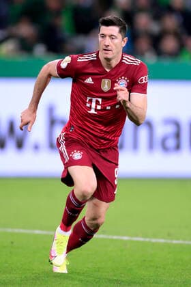 LEWANDOWSKI Robert Team FC Bayern Muenchen DFB Pokal Match Season 2021 2022 Match Borussia Moenchengladbach FC Bayern Muenchen 5 0 on 27 10 2021 in Moenchengladbach DFL REGULATIONS PROHIBIT ANY USE OF PHOTOGRAPHS as IMAGE SEQUENCES and or QUASI VIDEO