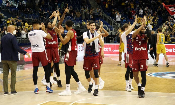 Munich team celebrates victory jubilant joy emotion jubilation after end of game Sport Basketball EuroLeague Men Season 2021 2022 28 10 2021 ALBA Berlin vs FC Bayern Munich