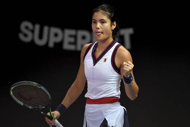 WTA, Tennis Damen 250 Tennis: Transylvania Open 25-31 October 2021 Held In BT Arena, Cluj-Napoca, Romania Portrait of Emma Raducanu in action celebrating after scoring during her match against Ana Bogdan on day six of Transylvania Open: WTA 250 Tournament held in BT Arena, Cluj - Napoca - 28 October 2021 Cluj-Napoca Romania  Copyright: xFlaviuxBuboix buboi-notitle211028_npzFh