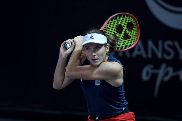 WTA, Tennis Damen 250 Tennis: Transylvania Open 25-31 October 2021 Held In BT Arena, Cluj-Napoca, Romania Portrait of Varvara Gracheva- in action receiving the ball during her match against Simona Halep on day six of Transylvania Open: WTA 250 Tournament held in BT Arena, Cluj - Napoca - 28 October 2021 Cluj-Napoca Romania  Copyright: xFlaviuxBuboix buboi-notitle211028_nprIT