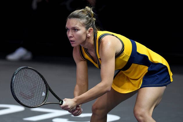 WTA, Tennis Damen 250 Tennis: Transylvania Open 25-31 October 2021 Held In BT Arena, Cluj-Napoca, Romania Portrait of Simona Halep - in action waiting for the ball during her match against Varvara Gracheva on day six of Transylvania Open: WTA 250 Tournament held in BT Arena, Cluj - Napoca - 28 October 2021 Cluj-Napoca Romania  Copyright: xFlaviuxBuboix buboi-notitle211028_npFKw