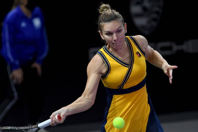 WTA, Tennis Damen 250 Tennis: Transylvania Open 25-31 October 2021 Held In BT Arena, Cluj-Napoca, Romania Portrait of Simona Halep - in action receiving the ball during her match against Varvara Gracheva on day six of Transylvania Open: WTA 250 Tournament held in BT Arena, Cluj - Napoca - 28 October 2021 Cluj-Napoca Romania  Copyright: xFlaviuxBuboix buboi-notitle211028_nphDU