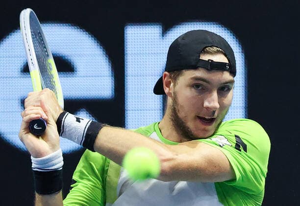 ST PETERSBURG, RUSSIA - OCTOBER 29, 2021: Canada s Denis Shapovalov returns the ball in his men s singles quarterfinal match against Germany s Jan-Lennard Struff at the St Petersburg Open 2021 international tennis tournament at Sibur Arena. Peter Kovalev TASS  TS116370