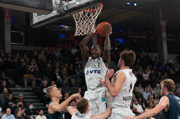 easyCredit Basketball Bundesliga, Hamburg, 29 10 2021 easyCredit Basketball Bundesliga, Hamburg Towers vs MLP Academics Heidelberg, Zach Brown 1 Hamburg Towers Copyright: xBEAUTIFULxSPORTS Mohwinkelx