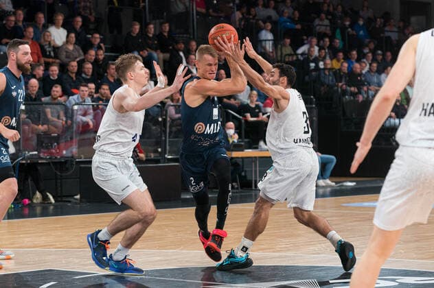 easyCredit Basketball Bundesliga, Hamburg, 29 10 2021 easyCredit Basketball Bundesliga, Hamburg Towers vs MLP Academics Heidelberg, Niklas Wuerzner 2 MLP Academics Heidelberg Copyright: xBEAUTIFULxSPORTS Mohwinkelx
