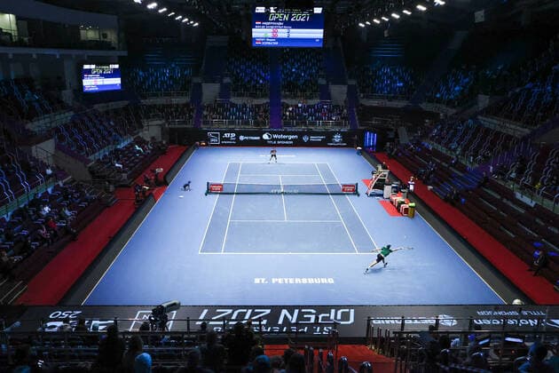 ST PETERSBURG, RUSSIA â€“ OCTOBER 30, 2021: A semi-final match between Botic van de Zandschulp of the Netherlands and Marin Cilic of Croatia as part of the 2021 St Petersburg Open tennis tournament, at the Sibur Arena. Peter Kovalev TASS  TS116571