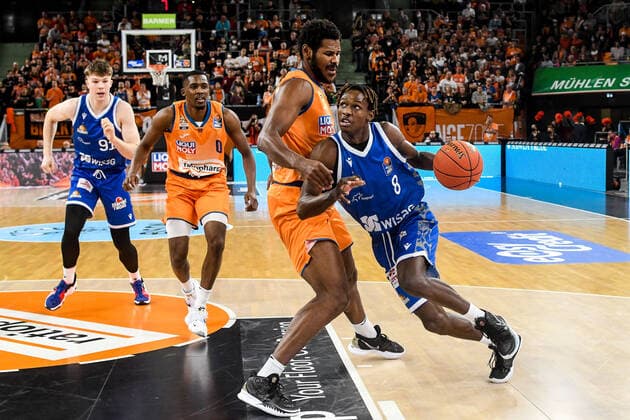 GER, BBL, ratiopharm Ulm vs Fraport Skyliners 30 10 2021, ratiopharm arena, New Ulm, GER, BBL, ratiopharm Ulm vs Fraport Skyliners, pictured Brancou Badio Fraport, 8 tries to get through against Cristiano Felicio Ulm, 1 nordphotoxGmbHx xHafner nph00200