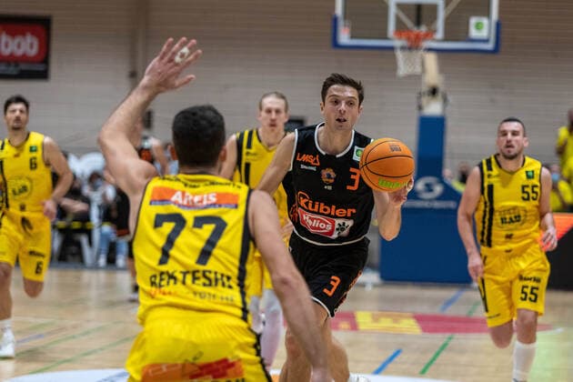David Allan wiha Panthers Schwenningen, 34 Kirchheim Knights vs wiha Panthers Schwenningen, 2 Basketball Bundesliga, Pro A, Barmer 2 Basketball, Matchday 7, Season 2021 2022, 30 10 2021 Kirchheim Knights vs wiha Panthers Schwenningen, 2 Basketball Bundesliga, Pro A, Barmer 2 Basketball, Matchday 7, Season 2021 2022, 30 10 2021 Kirchheim unter Teck Copyright: xNinaxSanderx xEibnerxPressefotox EP_NSR