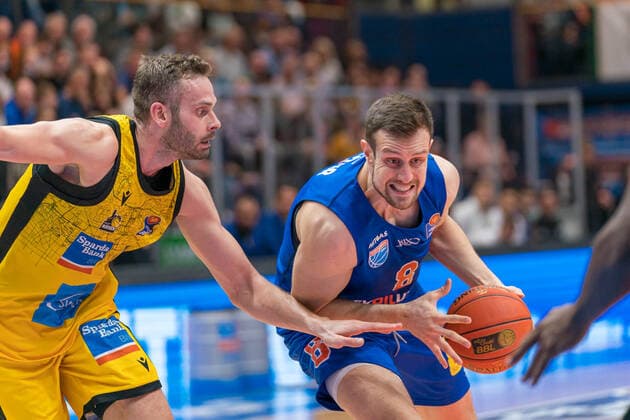 Jonas Wohlfarth Bottermann Ludwigsburg, 18 , Johannes Richter MBC, 08 , GER, Basketball, Bundesliga, Maenner, 2021 2022, 6 Spieltag, Syntainics MBC MHP Riesen Ludwigsburg, 30 10 2021, GER, Basketball, Bundesliga, Maenner, 2021 2022, 6 Spieltag, Syntainics MBC MHP Riesen Ludwigsburg, 30 10 2021, Weissenfels Copyright: xEibner-Pressefotox EP_EER