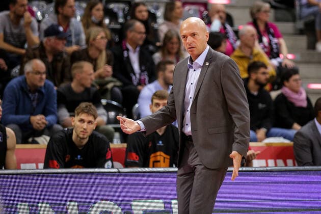 Germany, Bonn, Telekom Dome, 30 10 2021, easy Credit BBL, Matchday 6, Telekom Baskets Bonn Niners Chemnitz picture Head Coach Rodrigo Pastore Niners Chemnitz on the sidelines. Copyright: HMBxMedia ThomasxJäger