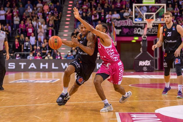 easyCredit BBL, Telekom Baskets Bonn vs NINERS Chemitz, 30 10 2021 Gerald Robinson NINERS Chemnitz, 22 , Parker Jackson Cartwright Telekom Baskets Bonn, 33 , easyCredit BBL, Telekom Baskets Bonn vs NINERS Chemitz on 30 10 2021 at Telekom Dome Bonn, Bonn Nordrhein Westfalen Copyright: xBEAUTIFULxSPORTS Mueller-Laschetx