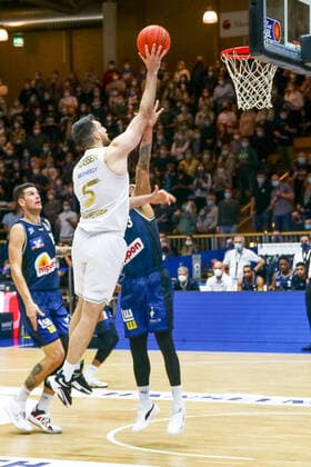 Korbleger Owen Klassen Loewen Braunschweig, 5 , HAKRO Merlins Crailsheim vs Basketball Loewen Braunschweig, Basketball, 1 Bundesliga, 6 Spieltag, Saison 2021 2022, 30 10 2021, HAKRO Merlins Crailsheim vs Basketball Loewen Braunschweig, Basketball, 1 Bundesliga, 6 Spieltag, Saison 2021 2022, 30 10 2021 Crailsheim Copyright: xEibner-Pressefotox EP_FMR