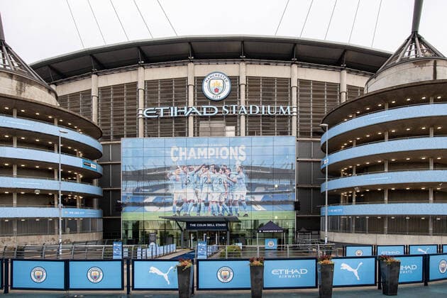 MANCHESTER, ENGLAND - OCTOBER 30: A general view outside of the stadium ahead of the Premier League match between Manchester City and Crystal Palace at Etihad Stadium on October 30, 2021 in Manchester, E EDITORIAL USE ONLY. No use with unauthorized audio, video, data, fixture lists, club league logos or live services. Online in-match use limited to 120 images, no video emulation. No use in betting, games or single club league player publications Manchester City v Crystal Palace - Premier League Copyright: xSebastianxFrejx