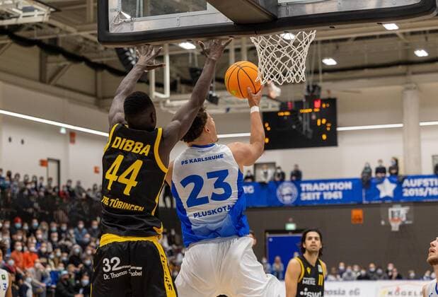 Maurice Marko Pluskota PS Karlsruhe Lions, 23 , Bakary Dibba Tigers Tuebingen, 44 ¨¨Tigers Tuebingen vs PS Karlsruhe Lions, 2 Basketball, Bundesliga, Pro A, Barmer 2 Basketball, Matchday 7, Season 2021 2022, 30 10 2021, ¨¨ Tigers Tuebingen PS Karlsruhe Lions, Basketball, 2 Bundesliga, Barmer 2 Basketball, Matchday 7, Season 2021 2022, 30 10 2021 Karlsruhe. Copyright: xDennisxDuddek xEibnerxPressefotox EP_DDK