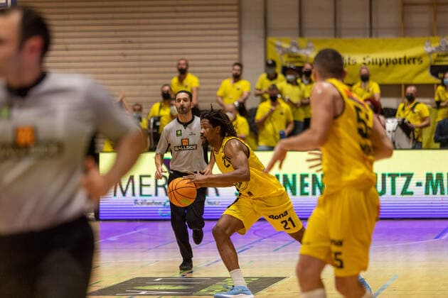 Rohndell Domminic Goodwin Kirchheim Knights, 21 Kirchheim Knights vs wiha Panthers Schwenningen, 2 Basketball Bundesliga, Pro A, Barmer 2 Basketball, Matchday 7, Season 2021 2022, 30 10 2021 Kirchheim Knights vs wiha Panthers Schwenningen, 2 Basketball Bundesliga, Pro A, Barmer 2 Basketball, Matchday 7, Season 2021 2022, 30 10 2021 Kirchheim unter Teck Copyright: xNinaxSanderx xEibnerxPressefotox EP_NSR