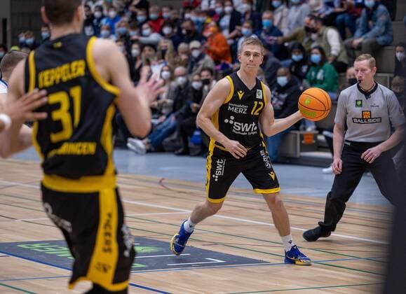 Aatu Kivimaeki Tigers Tuebingen, 12 ¨¨Tigers Tuebingen vs PS Karlsruhe Lions, 2 Basketball, Bundesliga, Pro A, Barmer 2 Basketball, Matchday 7, Season 2021 2022, 30 10 2021, ¨¨ Tigers Tuebingen PS Karlsruhe Lions, Basketball, 2 Bundesliga, Barmer 2 Basketball, Matchday 7, Season 2021 2022, 30 10 2021 Karlsruhe. Copyright: xDennisxDuddek xEibnerxPressefotox EP_DDK