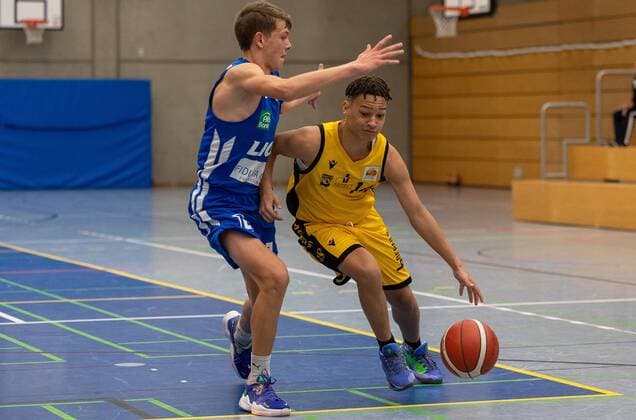 Damian Obi Young Tigers Tuebingen, 14 ¨¨Young Tigers Tuebingen vs PS Karlsruhe Lions, basketball, youth basketball Bundesliga, JBBL, preliminary round group 7, matchday 5, season 2021 2022, 31 10 2021, ¨¨ Young Tigers Tuebingen PS Karlsruhe Lions, basketball, youth Bundesliga, youth basketball Bundeslige, matchday 5, season 2021 2022, 31 10 2021 Tuebingen. Copyright: xDennisxDuddek xEibnerxPressefotox EP_DDK