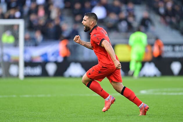 joie des joueurs de l OGC Nice apres le but de Andy Delort (Nice) FOOTBALL : SCO Angers vs OGC Nice - Ligue1 uber eats J12 - 31 10 2021 JBAutissier Panoramic 