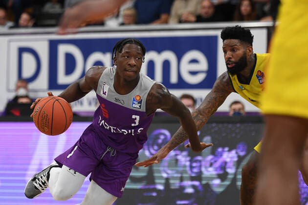 BG Göttingen EWE Baskets Oldenburg 31 10 2021, Basketball Bundesliga, 2021 2022 season, Matchday 6, BG Göttingen EWE Baskets Oldenburg Göttingens Zack Bryant on the ball Göttingen Lower Saxony Germany.